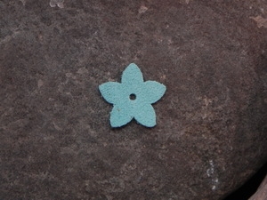 Leather Flower Pointed Tips Small Mint